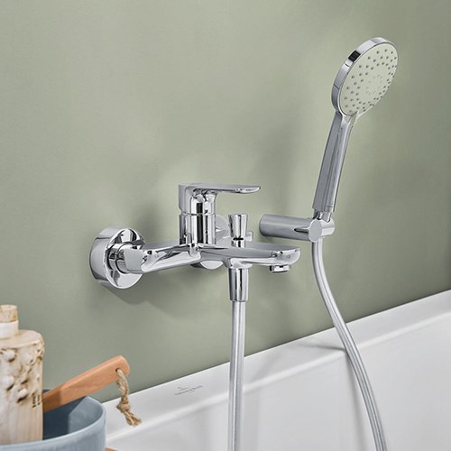 Eine Badewannen Armatur